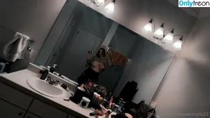 queenhails22 / queenhailey26 nude photo #0038