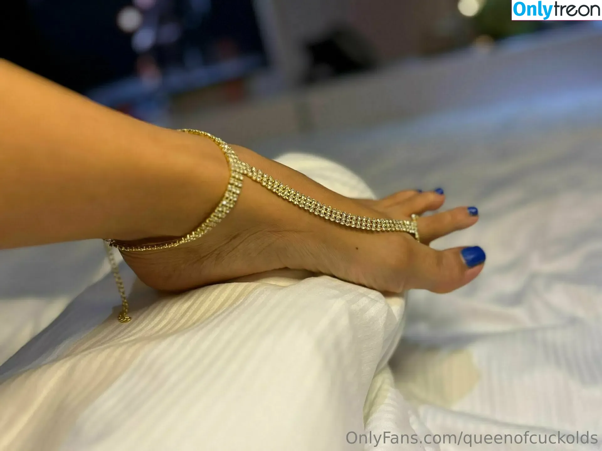 queenofcuckolds nude photo #0009 (queenofcurls)