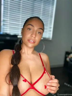 QueenPatrona nude photo #0013