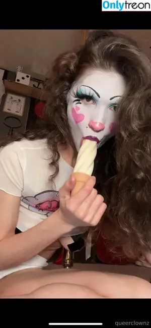 queerclownzfree / queer.clownz nude photo #0018