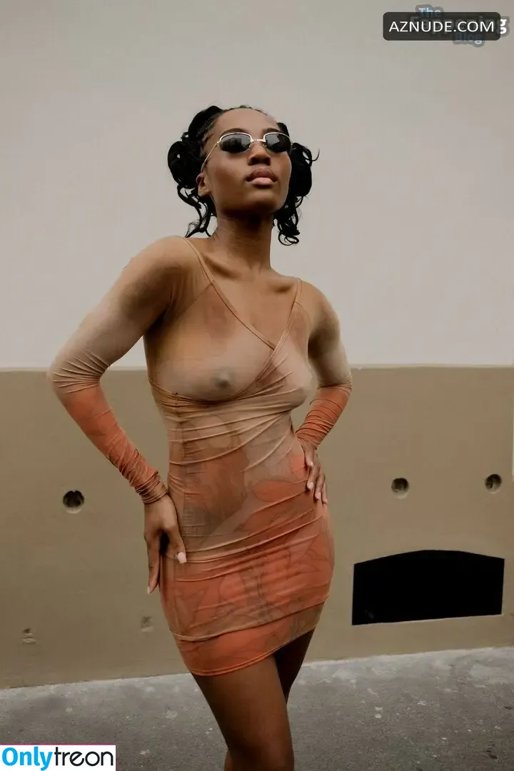 Quenlin Blackwell nude photo #0199 (quenblackwell)