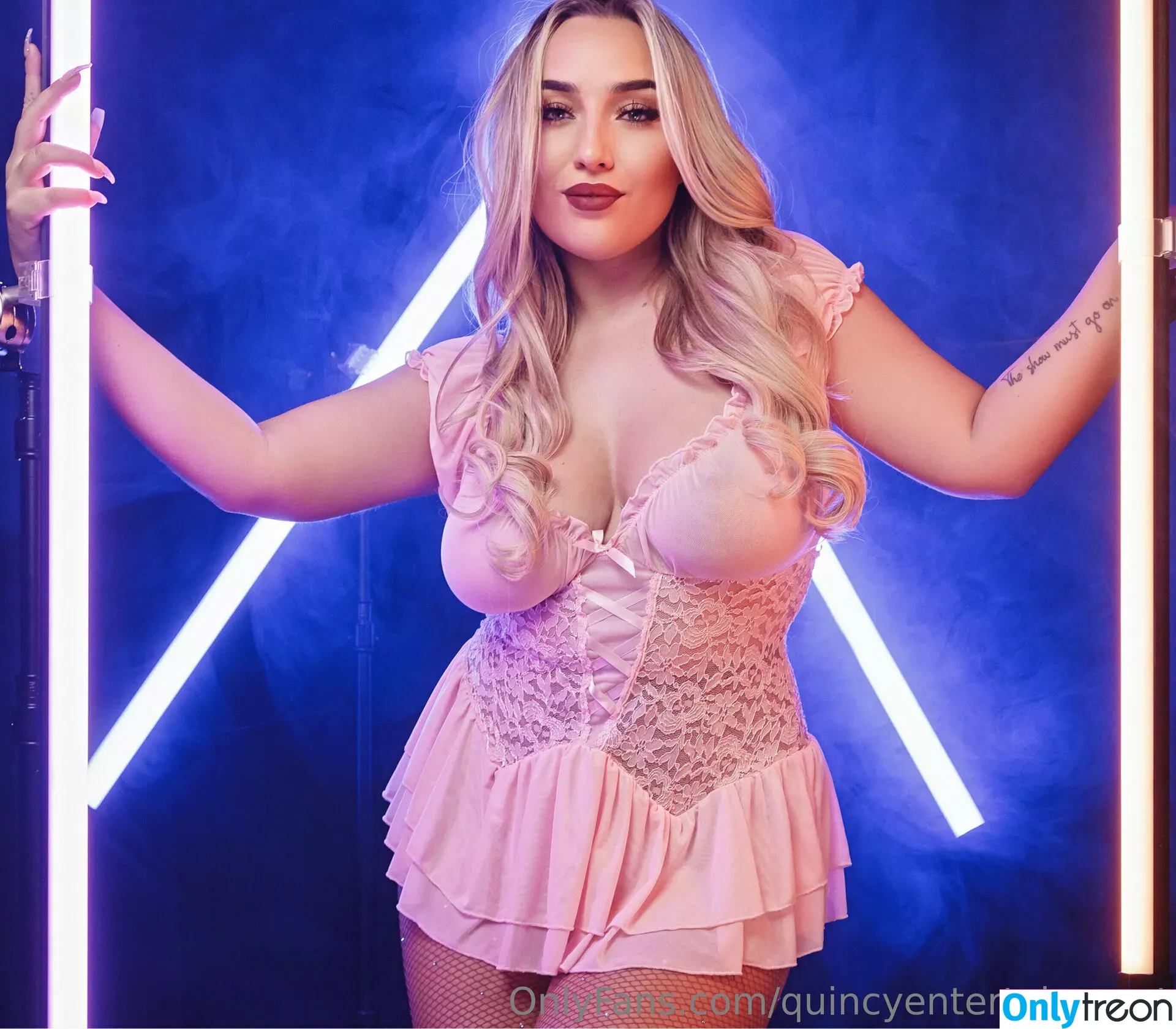 quincyentertainment nude photo #0079 (djquincygriffin)