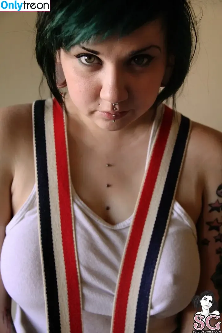 Quinne голая photo #1040 (quin.night / quinne_germain)