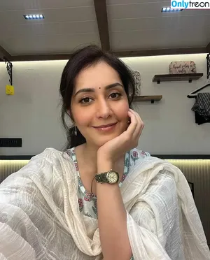 Raashii Khanna / raashiikhanna фото голая #0001