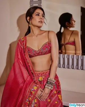 Raashii Khanna / raashiikhanna nude photo #0009
