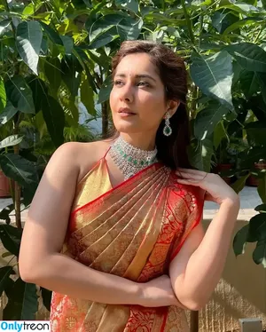 Raashii Khanna / raashiikhanna nude photo #0026