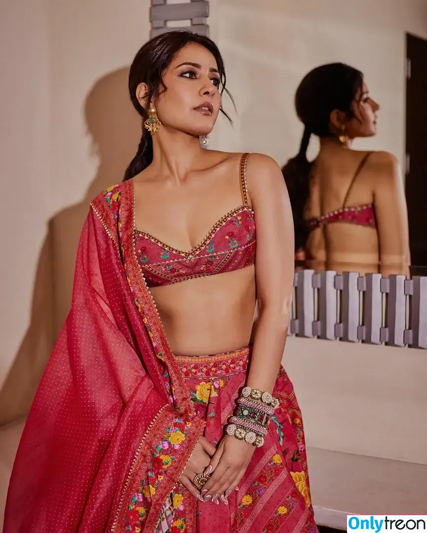Raashii Khanna nude photo #0009 (raashiikhanna)