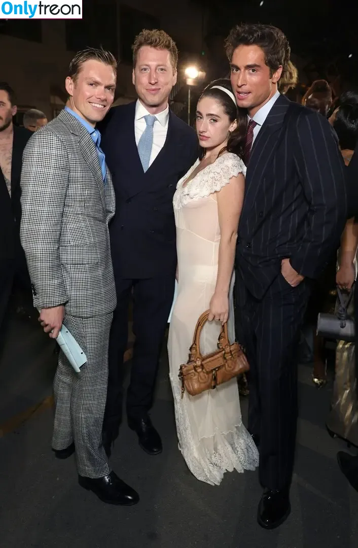 Rachel Anne Sennott голая photo #0881 (treaclychild)