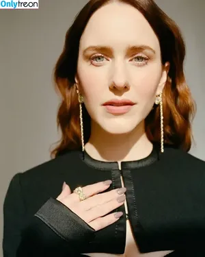 Rachel Brosnahan / Marvelous Mrs. Maisel / rachelbrosnahan nude photo #0612