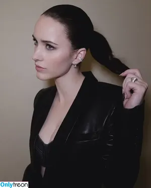 Rachel Brosnahan / Marvelous Mrs. Maisel / rachelbrosnahan фото голая #0661