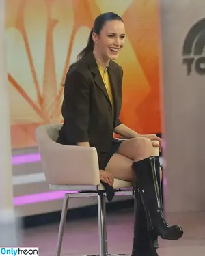 Rachel Brosnahan / Marvelous Mrs. Maisel / rachelbrosnahan фото голая #0663