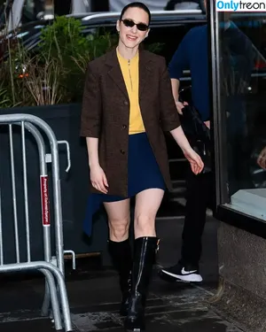 Rachel Brosnahan / Marvelous Mrs. Maisel / rachelbrosnahan фото голая #0667