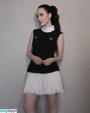 Rachel Brosnahan / Marvelous Mrs. Maisel / rachelbrosnahan фото голая #0672