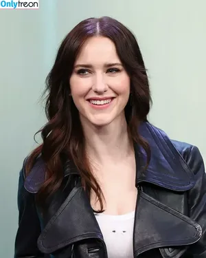Rachel Brosnahan / Marvelous Mrs. Maisel / rachelbrosnahan фото голая #0673