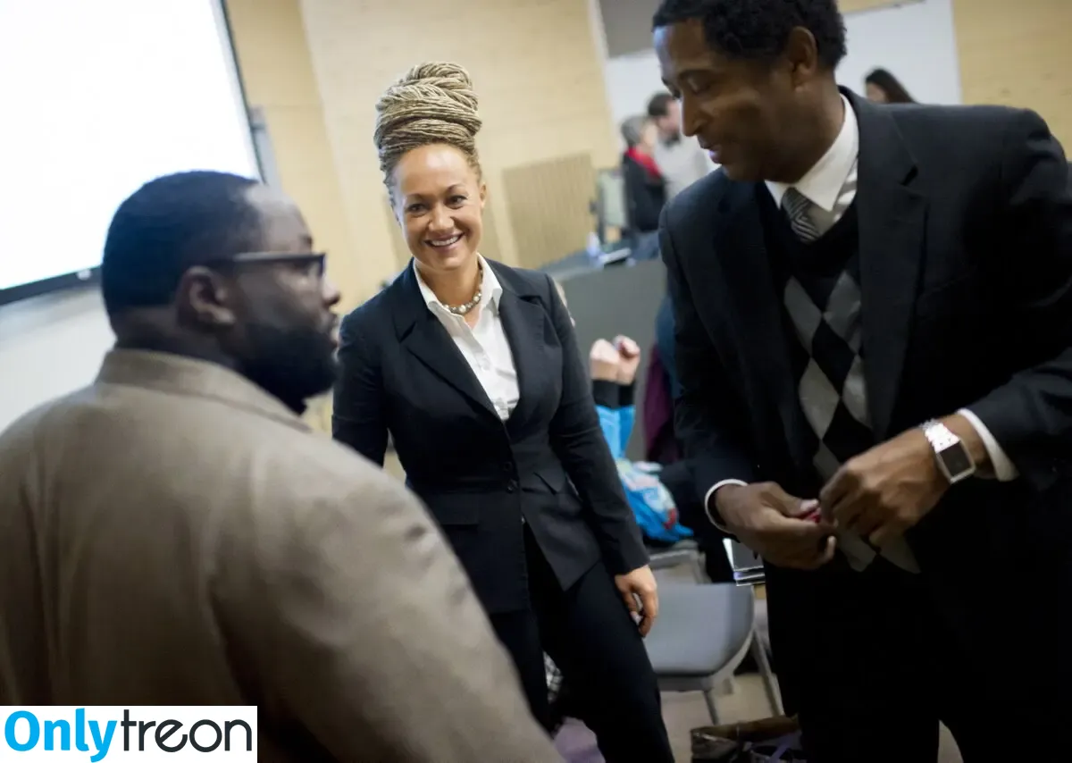 Rachel Dolezal голая photo #0076 (racheladolezal)