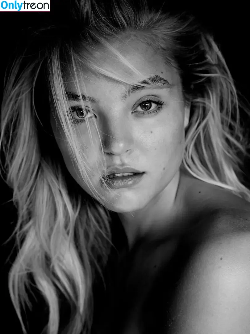 Rachel Hilbert nude photo #0022 (rachelhilbert)