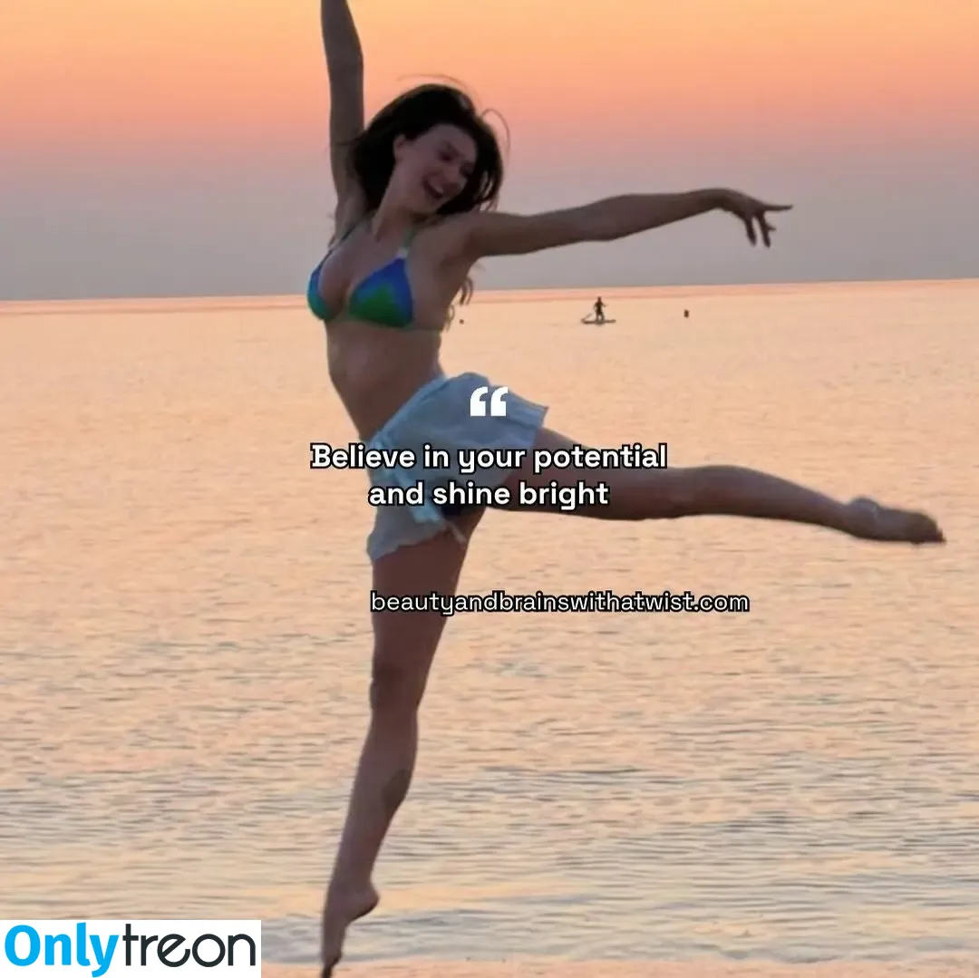 Rachel Pizzolato nude photo #1630 (Beautyandbrainswithatwist - / beautyandbrainswithatwist / biancasotelo14 / braintwist2112)