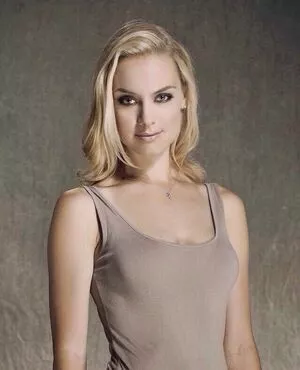 Rachel Skarsten / rachieskarsten фото голая #0005