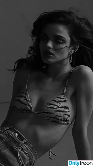 Rachel Zegler / rachelzegler / rachmariexoxo nude photo #1597