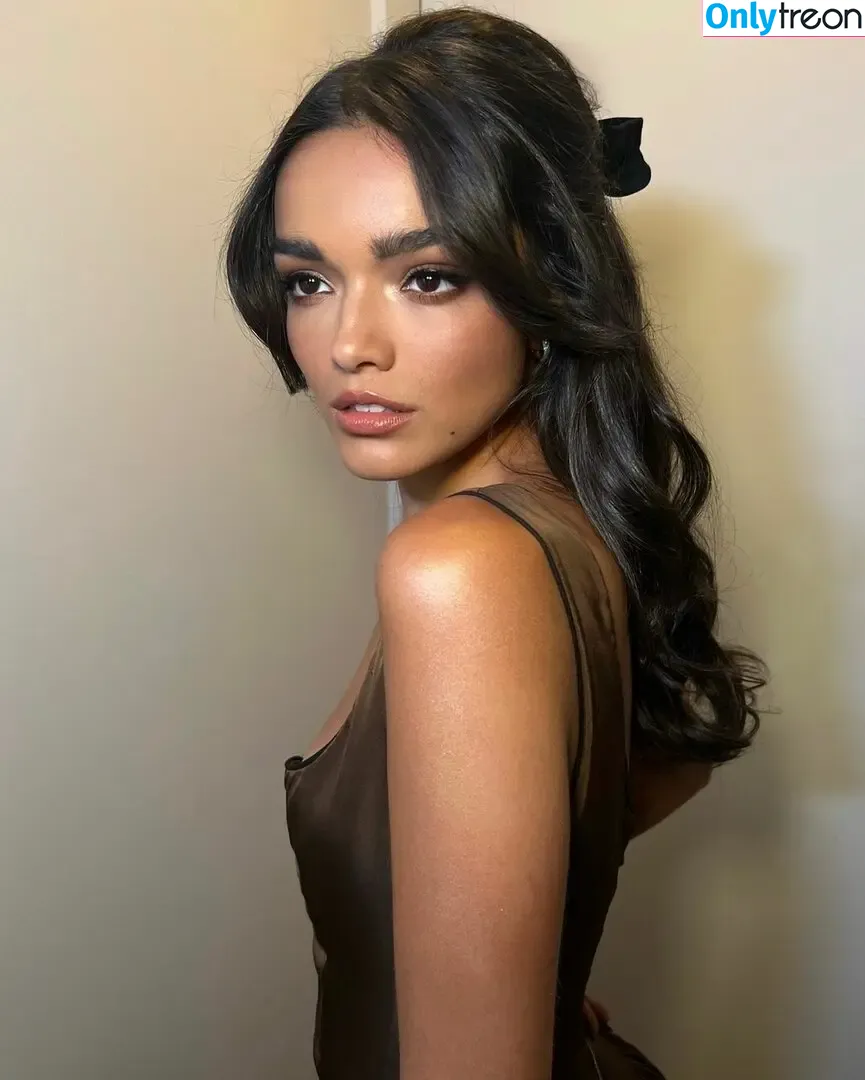 Rachel Zegler голая photo #1044 (rachelzegler / rachmariexoxo)