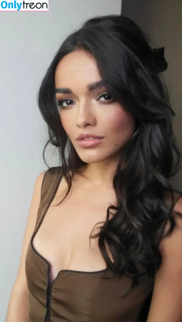 Rachel Zegler голая photo #1051 (rachelzegler / rachmariexoxo)