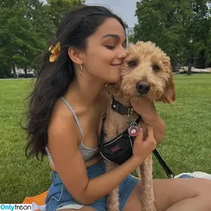 Rachel Zegler / rachelzegler / rachmariexoxo nude photo #2074