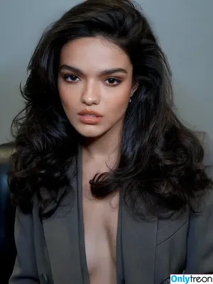 Rachel Zegler / rachelzegler / rachmariexoxo nude photo #2094