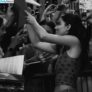 Rachel Zegler / rachelzegler / rachmariexoxo nude photo #2105