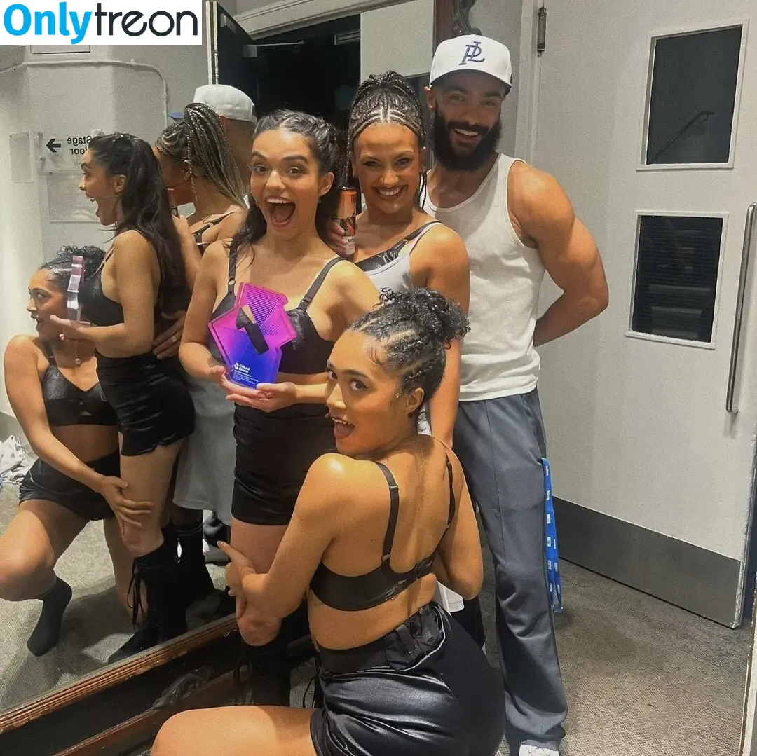 Rachel Zegler nude photo #2070 (rachelzegler / rachmariexoxo)