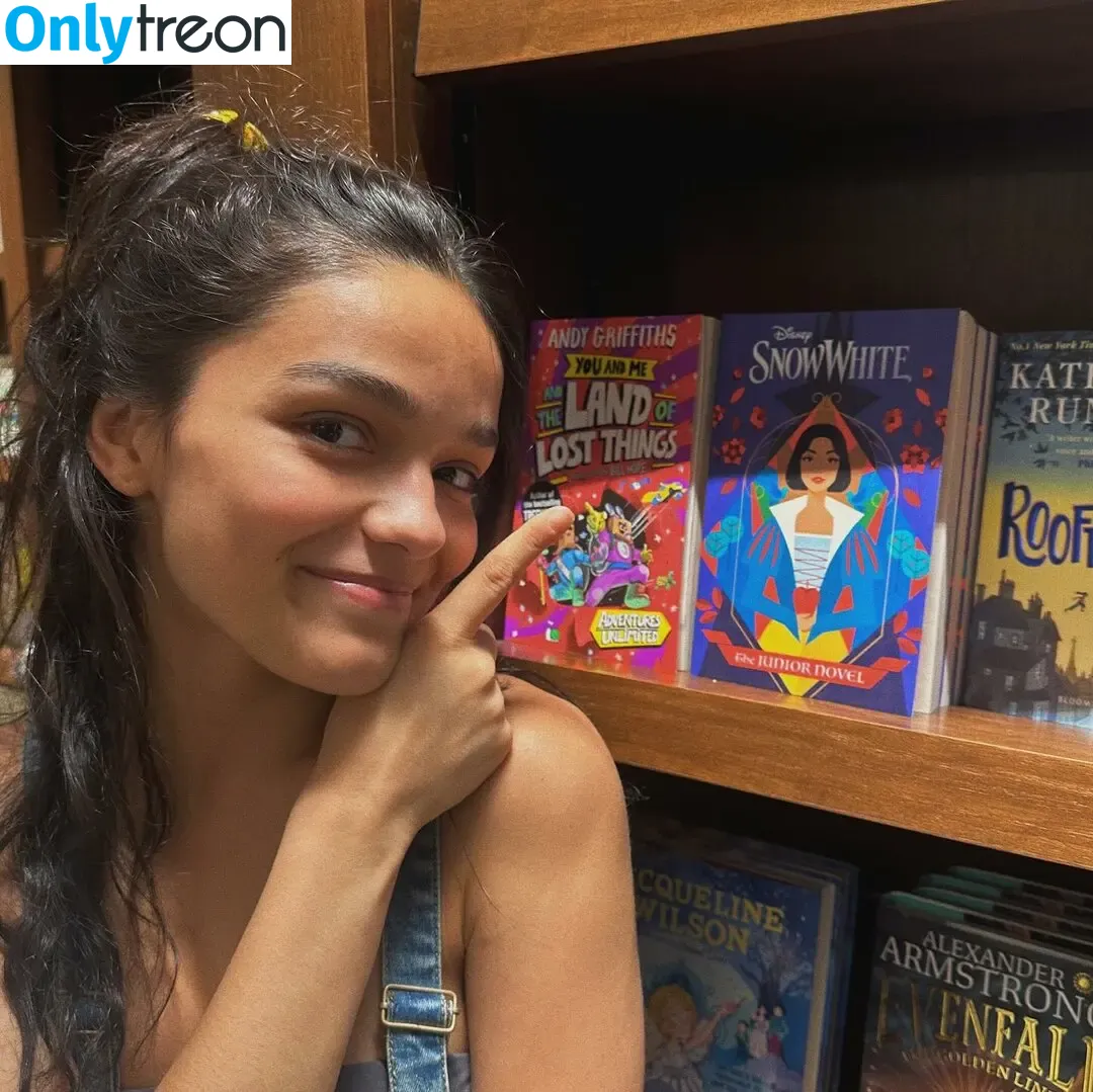 Rachel Zegler nude photo #2071 (rachelzegler / rachmariexoxo)