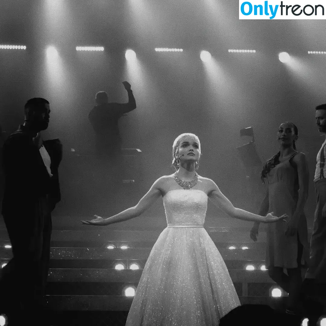 Rachel Zegler nude photo #2072 (rachelzegler / rachmariexoxo)