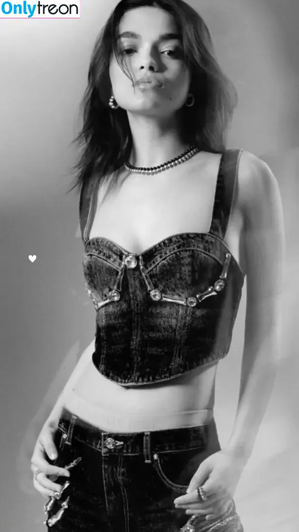 Rachel Zegler nude photo #2079 (rachelzegler / rachmariexoxo)