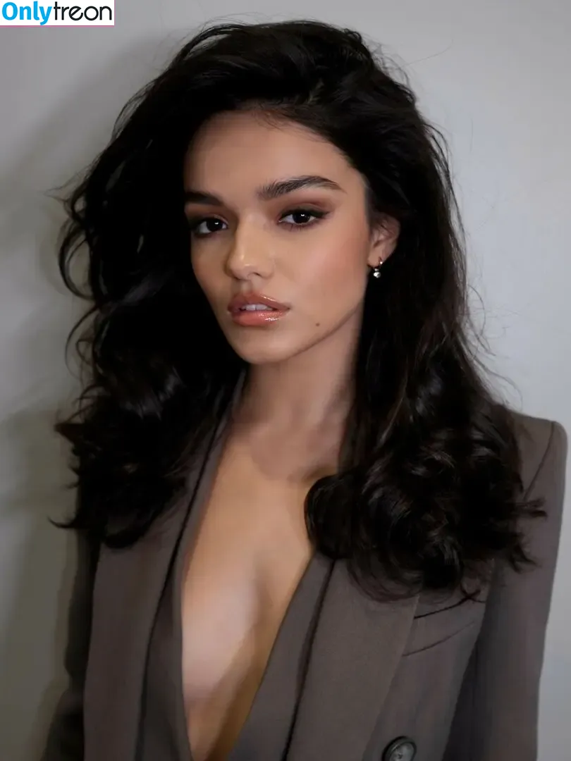 Rachel Zegler nude photo #2089 (rachelzegler / rachmariexoxo)