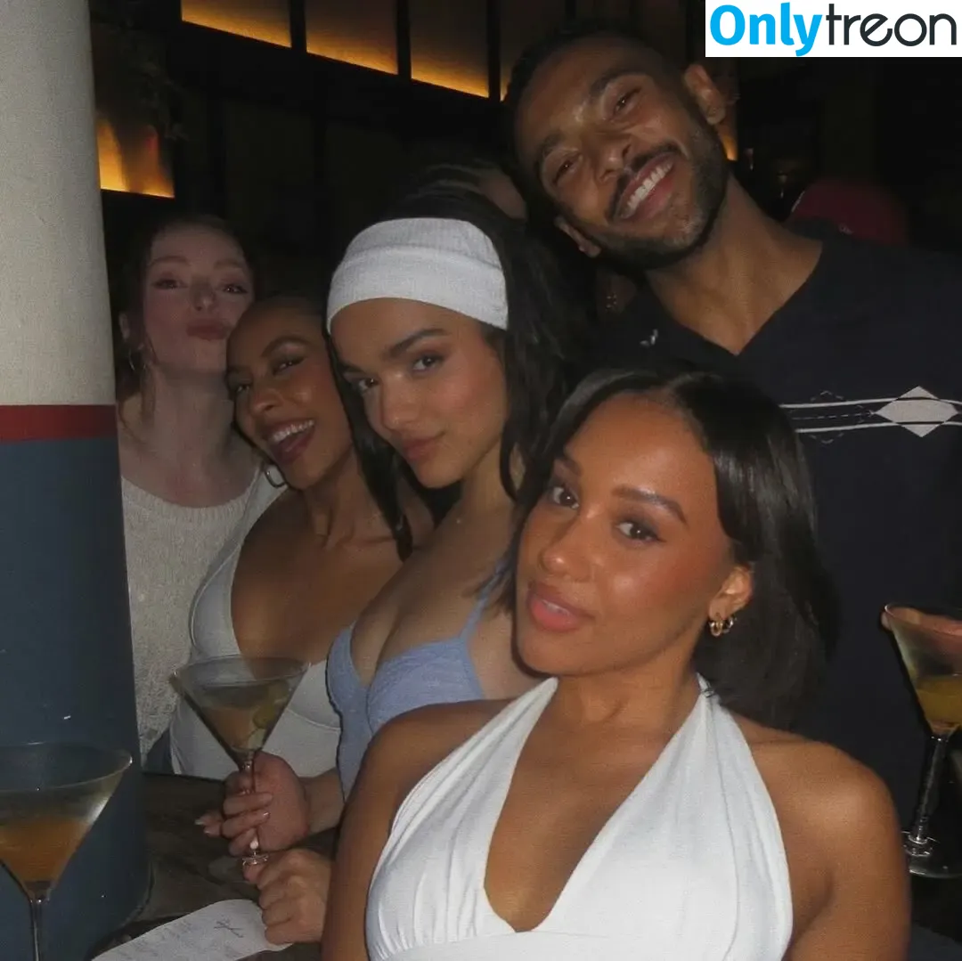 Rachel Zegler nude photo #2098 (rachelzegler / rachmariexoxo)