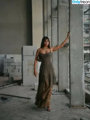Radhika Seth / radhikasethh nude photo #0118
