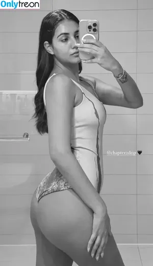 Radhika Seth / radhikasethh nude photo #0132