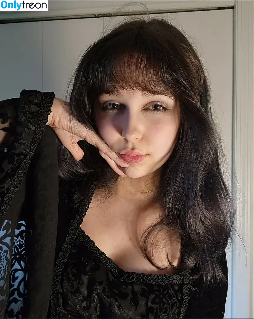RadioJH nude photo #0009 (Audrey / RadioAudreyLive)