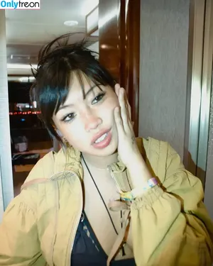 Radvxz / Beabadoobee nude photo #0504