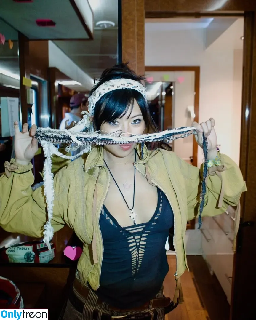 Radvxz nude photo #0508 (Beabadoobee)