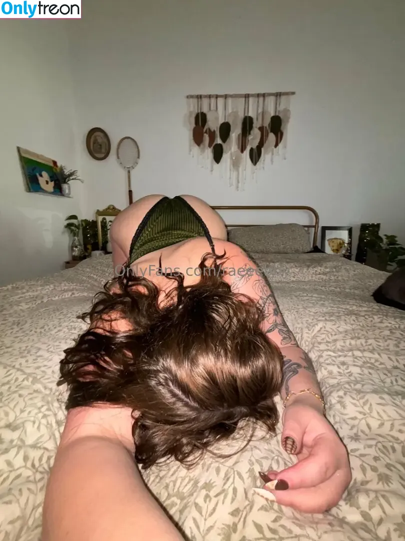 Raeeebby nude photo #0061 (abigail.raeee01 / raeeebabe)