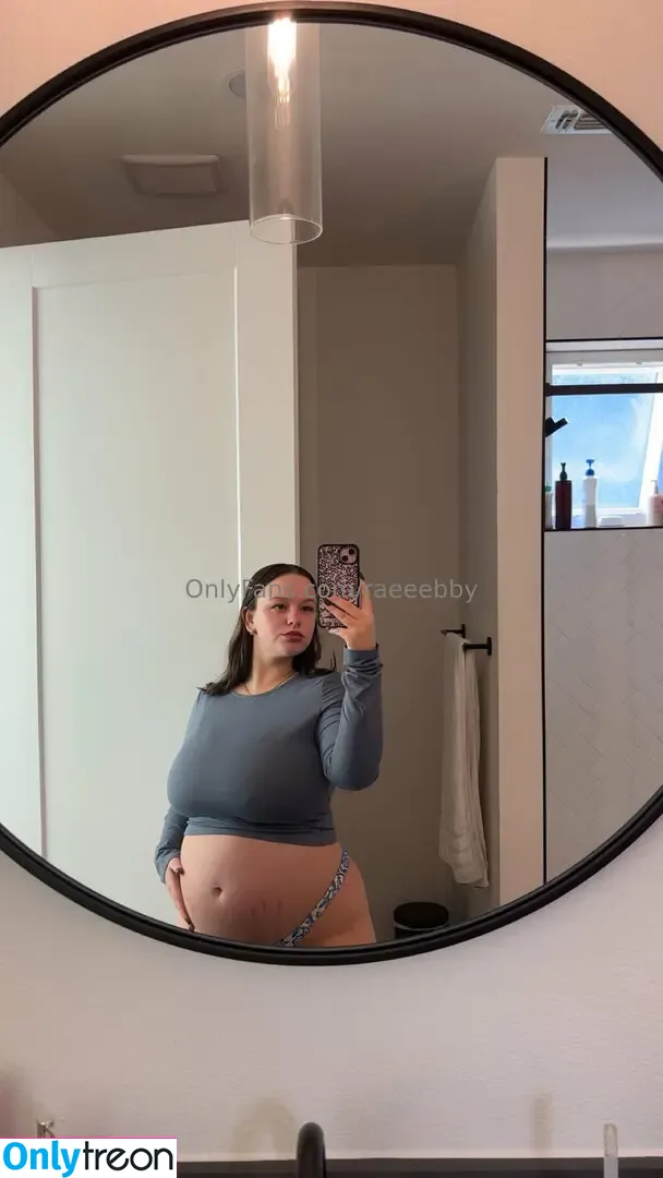 Raeeebby nude photo #0063 (abigail.raeee01 / raeeebabe)