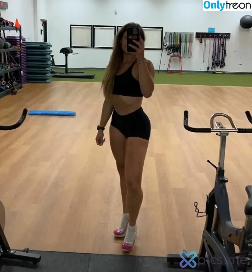raesing.the.bar nude photo #0010 (Meghan Rae / raisingthebarhbg)