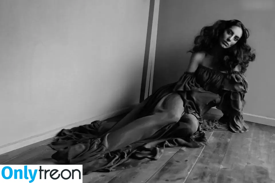 Raffaella Modugno nude photo #0050 (raffaellamodugno)