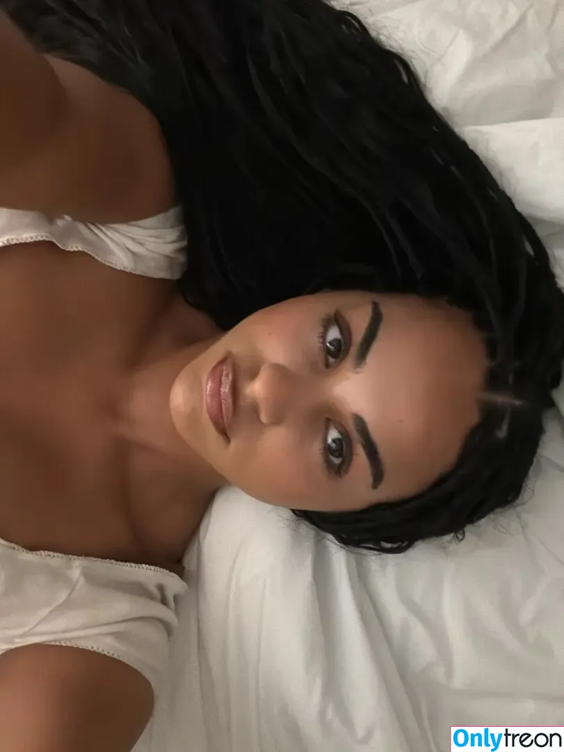 Raina Morris nude photo #0213 (quakerraina)