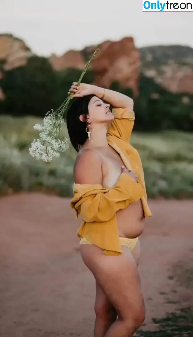 Rainboww Rach nude photo #0006 (rainbow_01 / rainbowranchlodge)