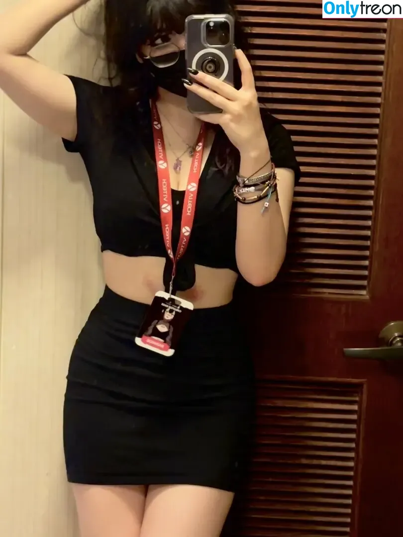 Rainhoe nude photo #0005 (RainhoeVT)