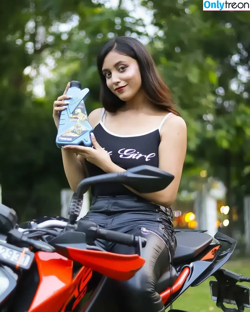 Rajasree nude photo #0027 (rajahraee / sreeeeeeee.__)