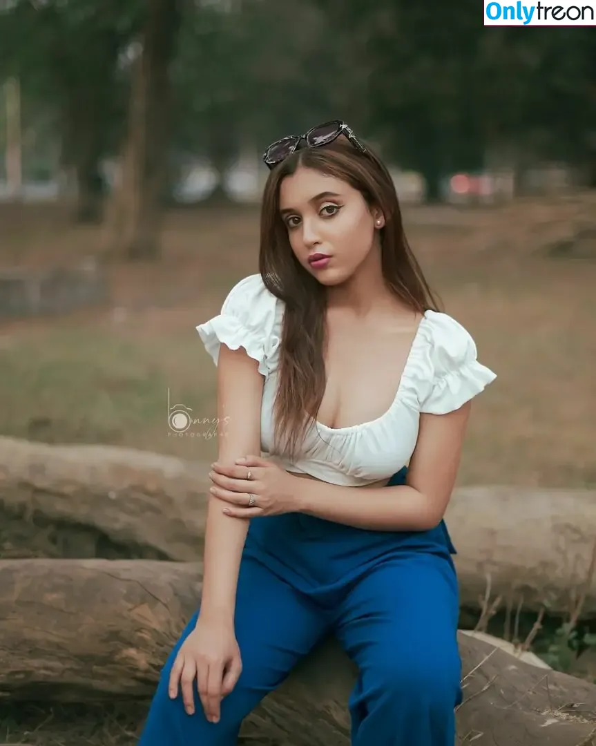 Rajasree nude photo #0045 (rajahraee / sreeeeeeee.__)
