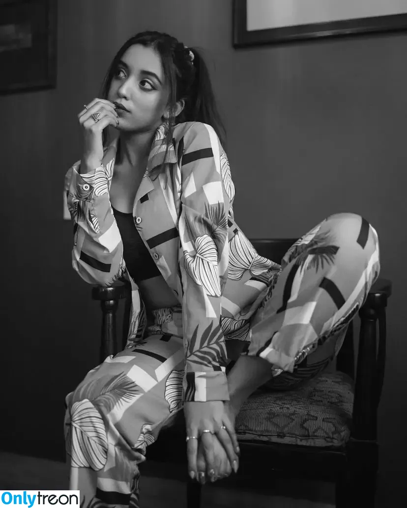 Rajasree nude photo #0046 (rajahraee / sreeeeeeee.__)
