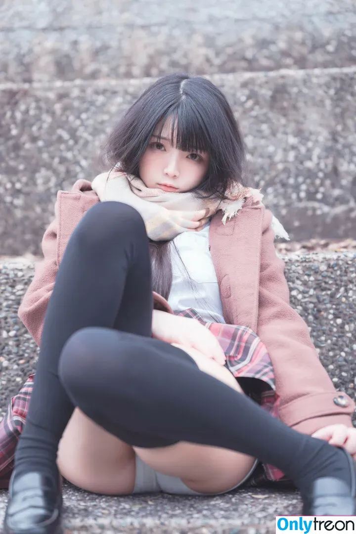 落落Raku nude photo #0049 (raku66666 / rakuraku166)